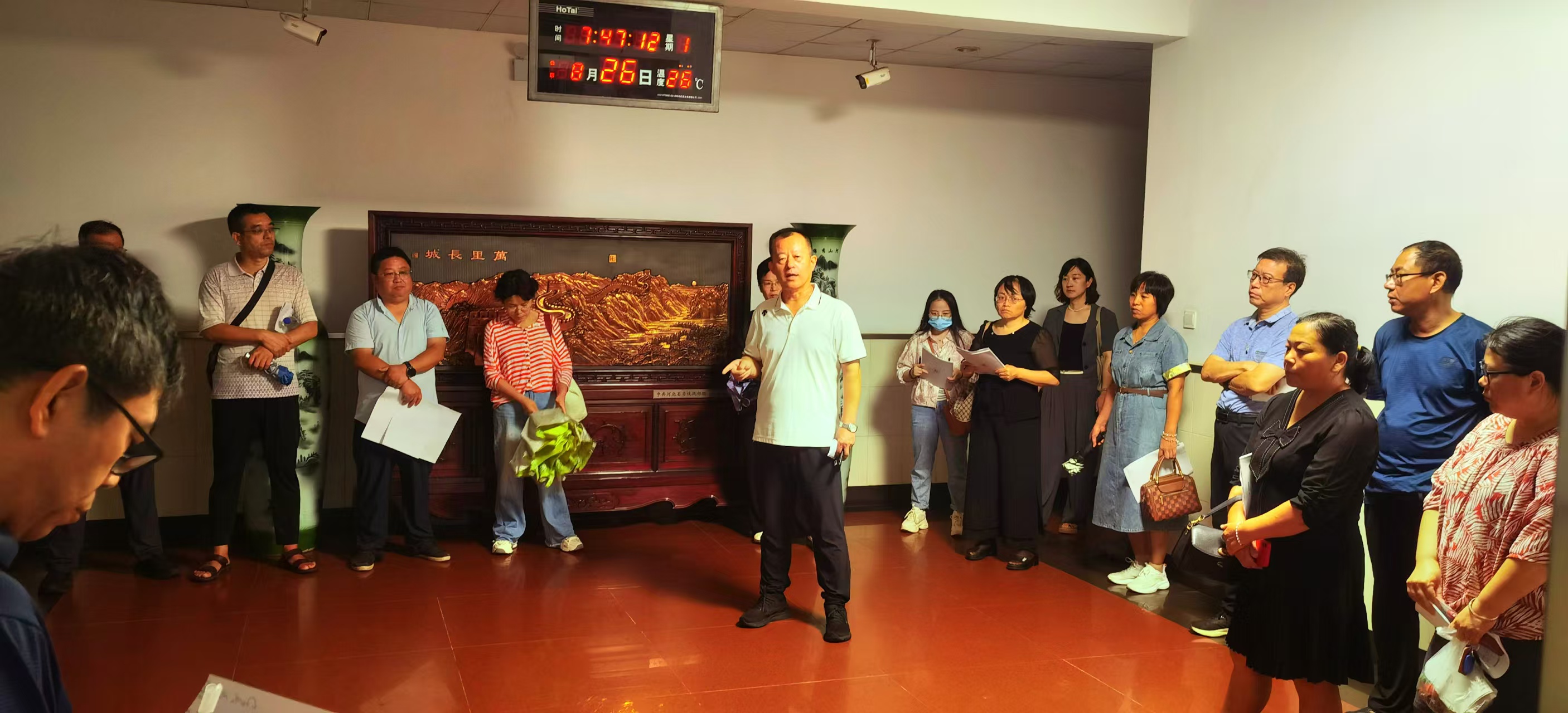 开会照片.jpg